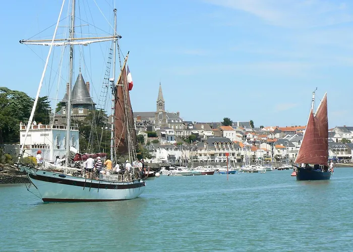 Maison Familiale, 200m 10 Adultes 2 Enfants Nyaraló *