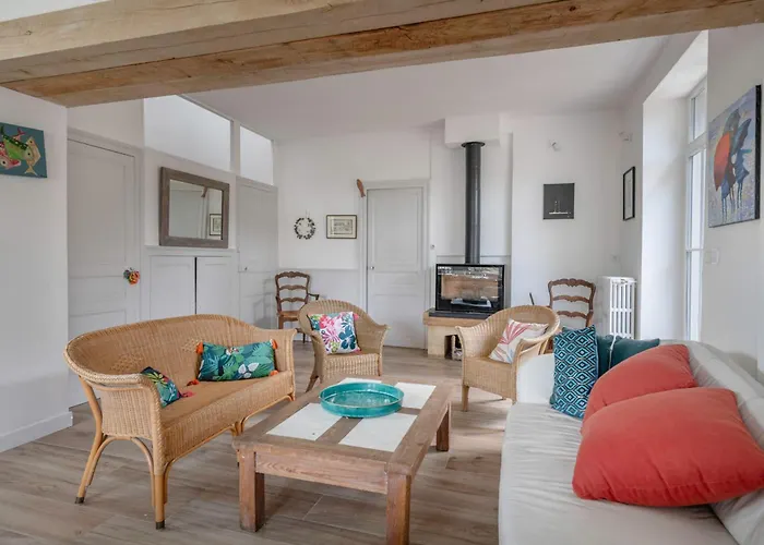 Maison Familiale, 200m 10 Adultes 2 Enfants *