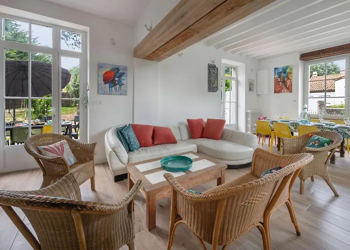 Maison Familiale, 200m 10 Adultes 2 Enfants